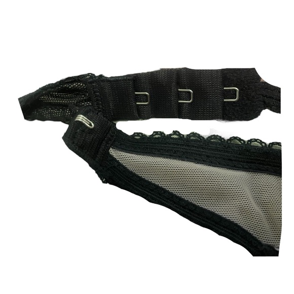 Victoria’s Secret Blabk and Pink Polka Dot Lace Bra - Picture 4 of 4